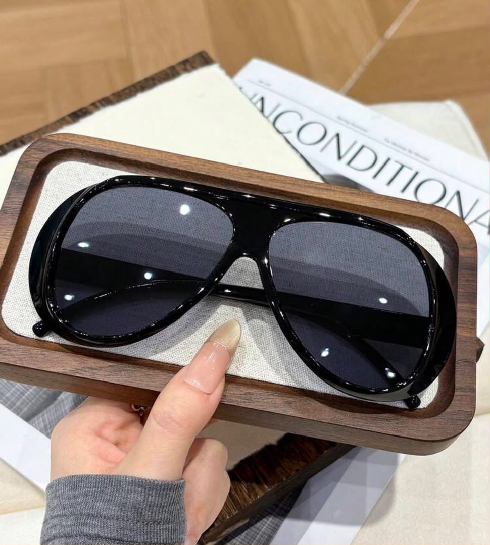 Classic Black Oversized Square UV Fashion Sunglasses